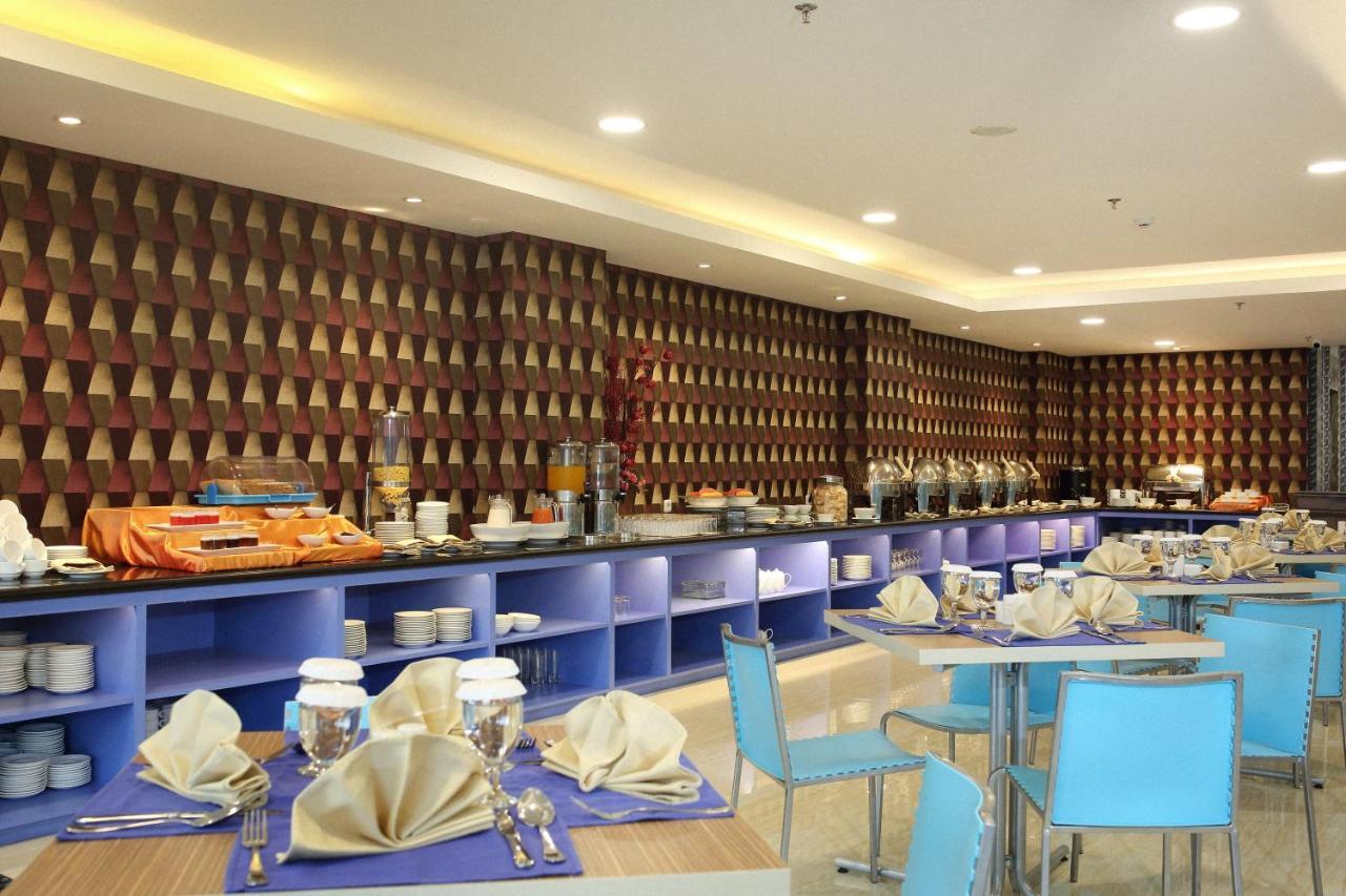 Horison Express Sentani Hotel Jayapura Exterior foto
