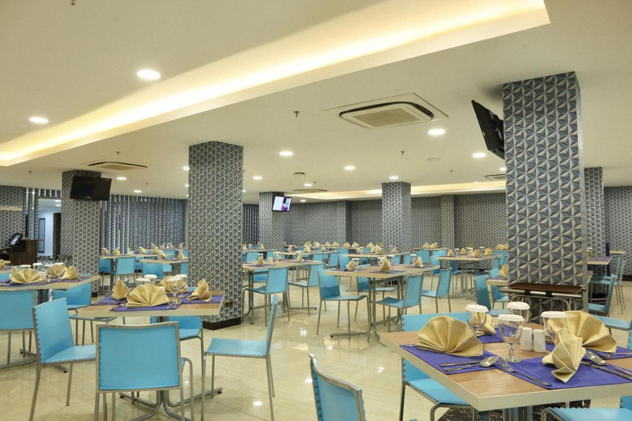 Horison Express Sentani Hotel Jayapura Exterior foto