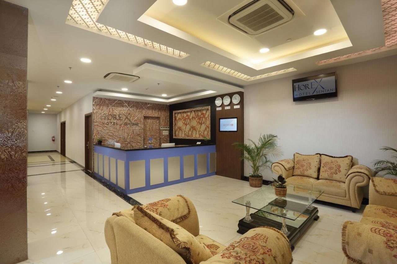 Horison Express Sentani Hotel Jayapura Exterior foto