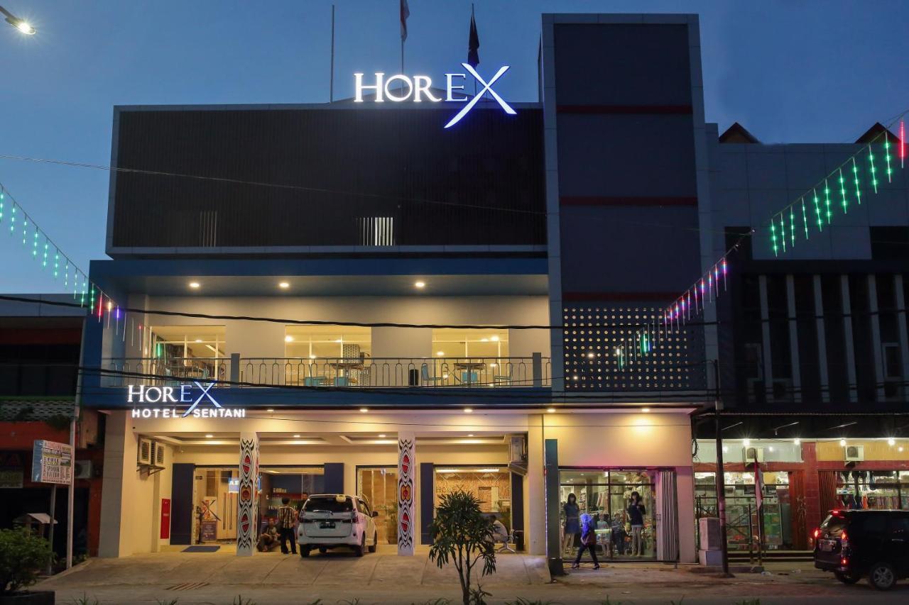Horison Express Sentani Hotel Jayapura Exterior foto